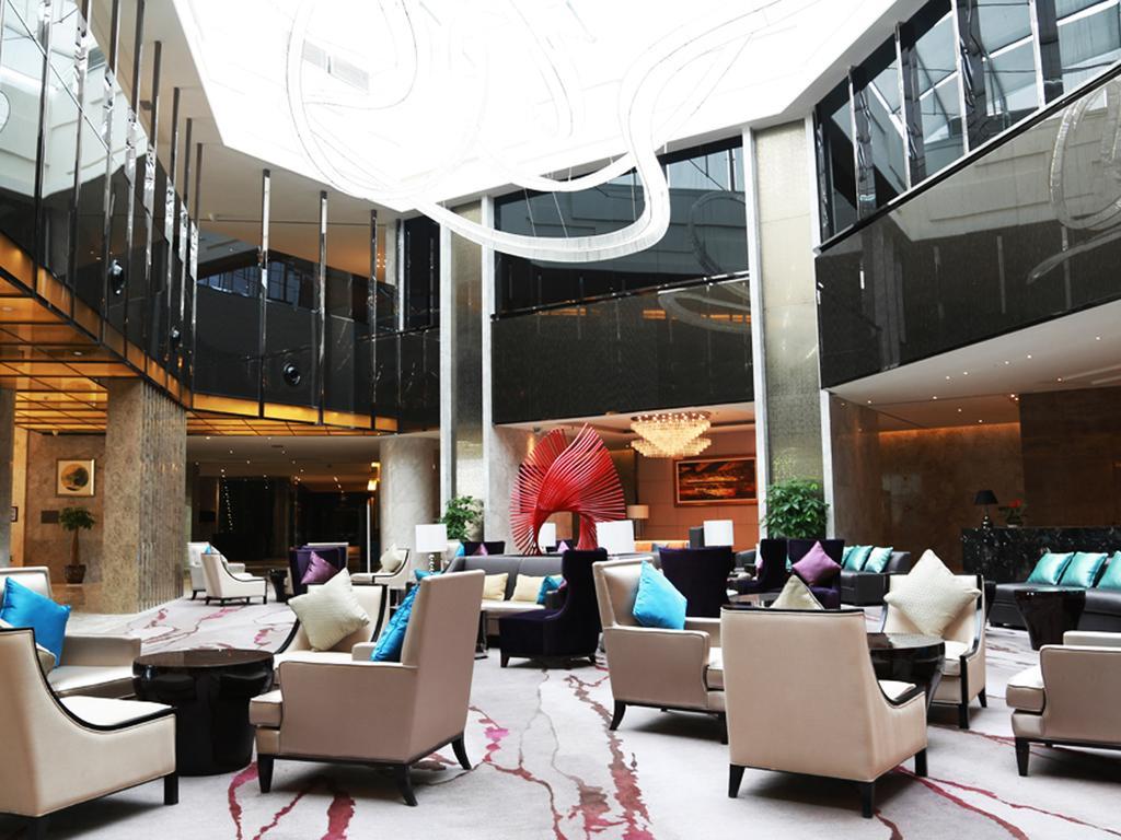 Ramada Plaza Liuzhou Liudong Hotel Екстериор снимка